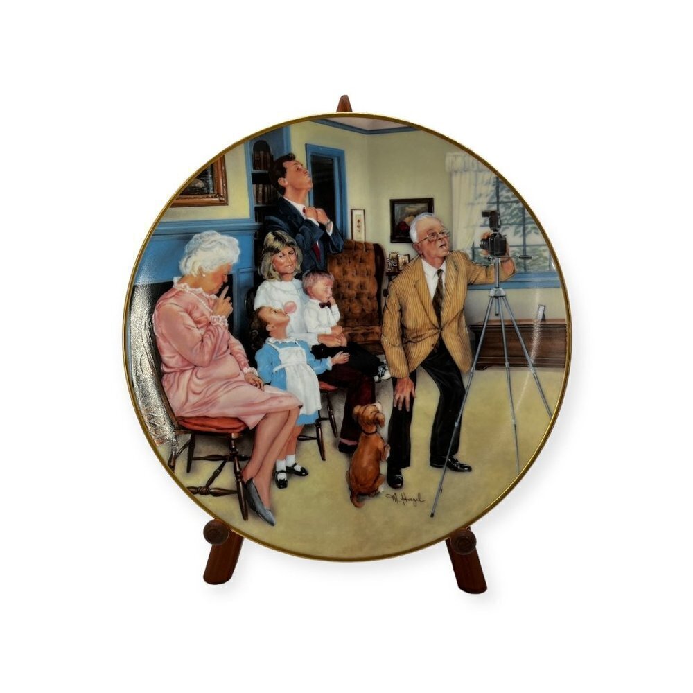 Family Portrait" by Michael Hagel Collector Plates 8.5" - Picture 2 of 3